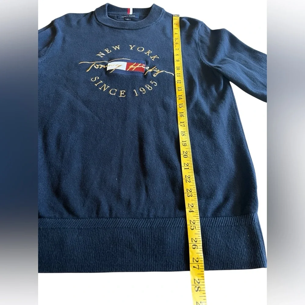 TOMMY HILFIGER New York Signature Embroidered Logo Crewneck Navy Sweater Men’s M